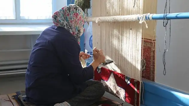 Ereğli'de Halıcılık Atölyesi faaliyete devam ediyor
