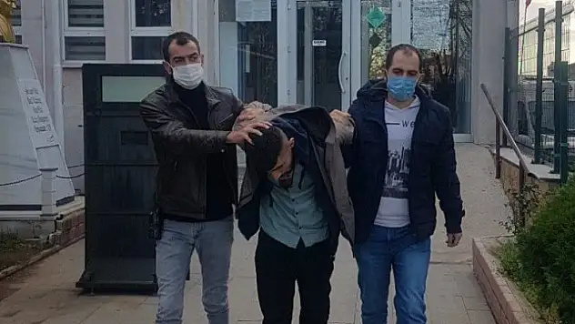 Evde ne varsa, 'operasyon yapacağız' diyen dolandırıcılara poşet içinde verdi