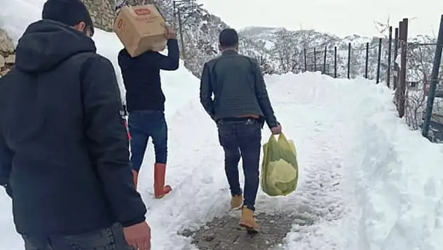 BİMDER zorlu kış şartlarında ihtiyaç sahiplerine ulaşıyor.