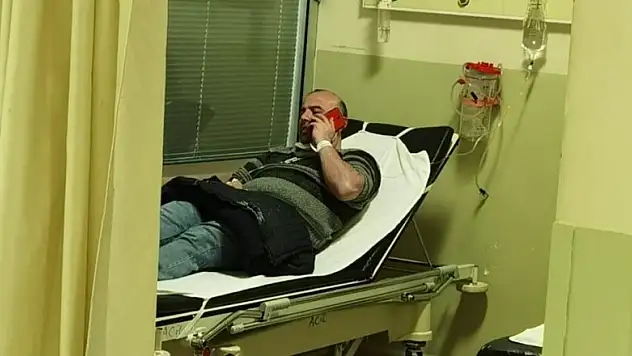 Sıvı yapıştırıcıyı su zannedip içti, hastanelik oldu