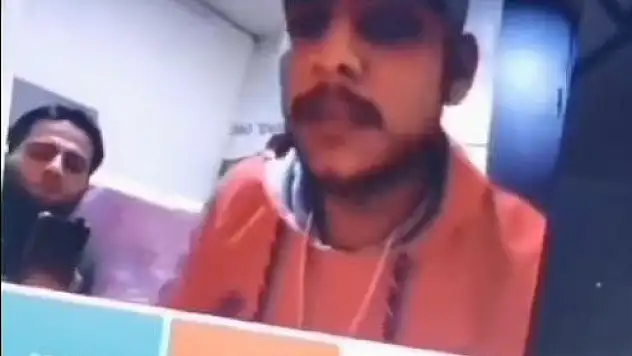 Türk milletine hakaret eden yabancı uyruklu 2 kişi sınır dışı edildi