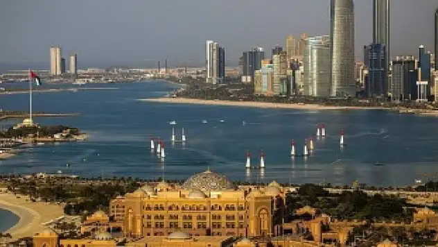 BAE'nin başkenti Abu Dhabi'yi İHA'larla vurdular