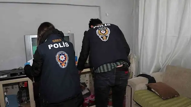 Mersin merkezli 4 ilde dolandırıcılara şafak operasyonu: 10 gözaltı