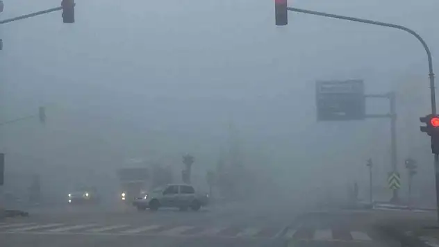 Kulu'da sis nedeniyle görüş mesafesi düştü