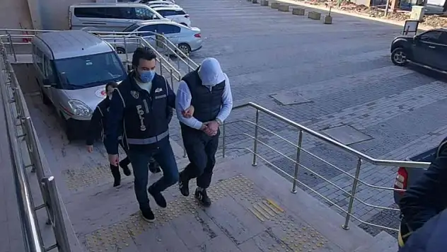 Sahte parayla alışveriş yaparken yakalandılar