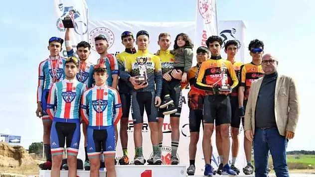 Konyaaltı Bisiklet Takımı ikinci oldu