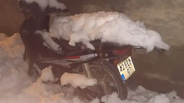 Konya'da polis çalıntı motosikleti sahibine teslim etti