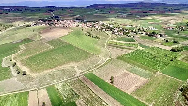 Yunak'ta satılık tarla