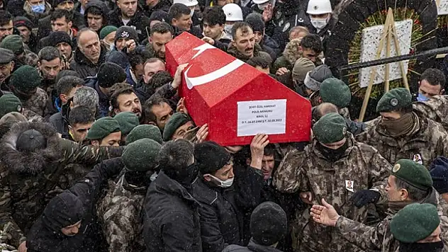 Bingöl'de şehit olan polis memuru son yolculuğuna uğurlandı