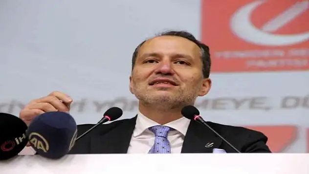 Erbakan: İktidara gelince külliyenin kapısına o hadisi asacağız