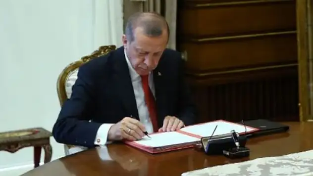 Başkan Erdoğan'dan 5 isim için mal varlıklarını dondurma kararı