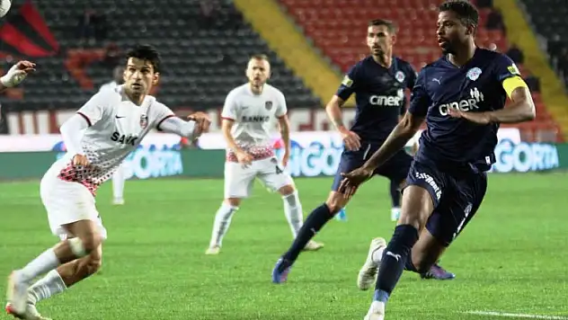 Kasımpaşa Süper Lig'de ilk peşinde