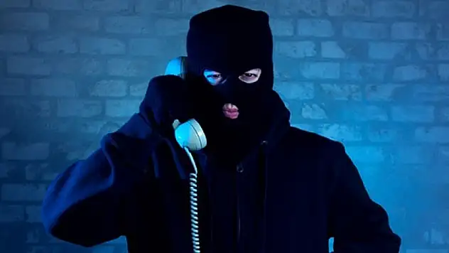 Konya'da telefonla aradıkları kadını 341 bin lira dolandıran sanıkların cezası belli oldu