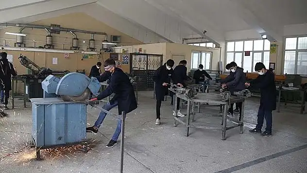 Meslek liselerinin yılın ilk üç ayındaki üretim kapasitesi yüzde 225 arttı