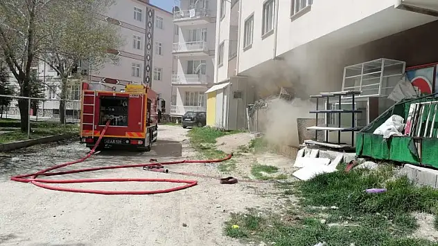 Konya'da bir marketin deposunda çıkan yangın söndürüldü