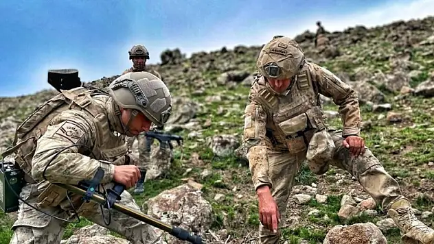 Malazgirt'te terör örgütüne 42 tim, 588 personelle operasyon