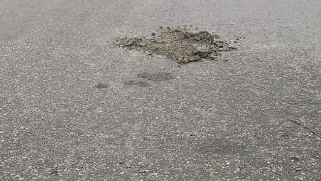 Sokağı ikiye bölen tel örgüler gece saatlerinde kimliği belirsiz kişilerce söküldü