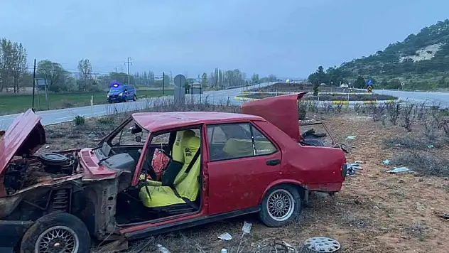 Takla atan araçta baba öldü, oğlu ağır yaralandı