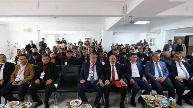 Kırşehir Esnaf Odaları Bahamettin Öztürk'e yeniden başkanlık vizesi verdi