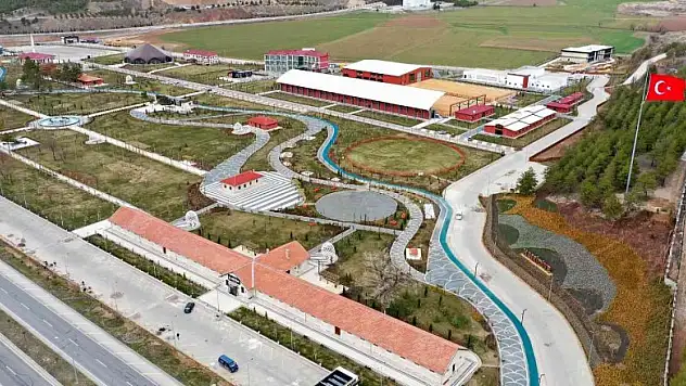 Hamidiye Kültür Bahçesi 7'den 70'e büyük ilgi görüyor