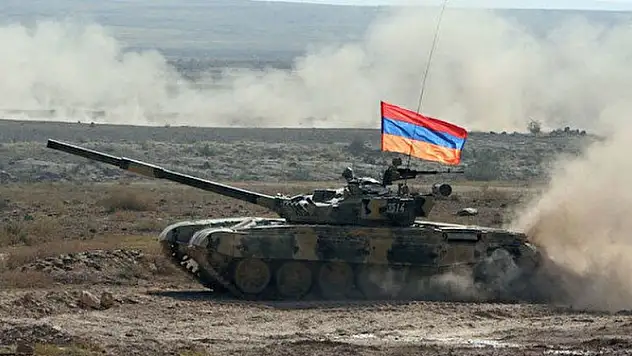 Ermenistan Azerbaycan'a ateş açtı