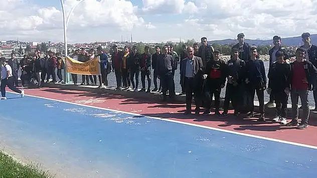 Temizlemek için el ele verdiler