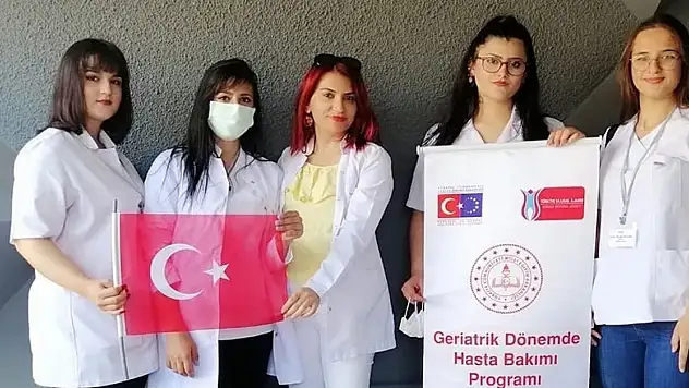 Hasta ve yaşlı hizmetleri eğitimi gören lise öğrencileri Portekiz'de staj yapıyor