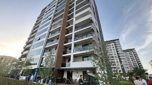 7. kattan düşüp hayatını kaybetti