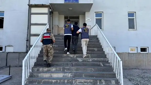 74 kişinin gözaltına alındığı operasyonda 24 kişi tutuklandı!