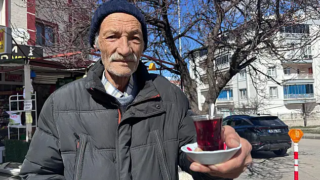 79 yaşındaki adam 34 yıldır suya hasret: Bir türlü su içemiyor!