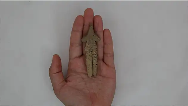 8 Bin yıllık tilki postlu erkek figürü gün yüzüne çıkarıldı