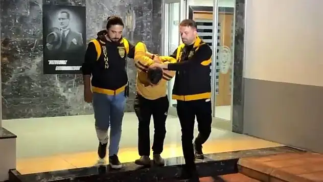 8 yaşındaki kızını yere fırlatan baba tutuklandı