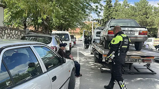 85 yaşındaki babasının direksiyona geçtiğini görünce ihbar etti: Polis ekipleri seferber oldu