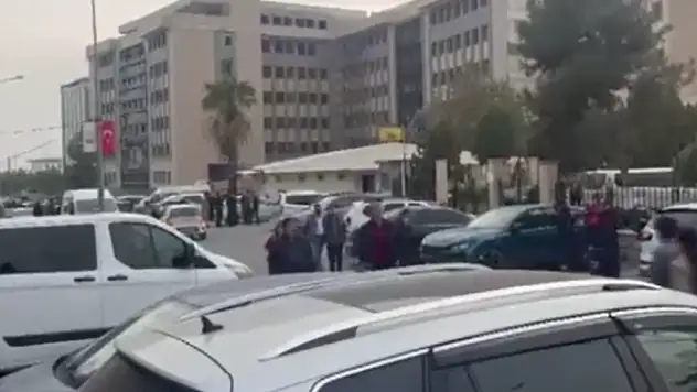 Adliyede patlama! 4 kişi yaralandı