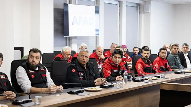 AFAD'dan Alperen Arama Kurtarma'ya teşekkür belgesi: Avcı, 'Ekibimle gurur duyuyorum'