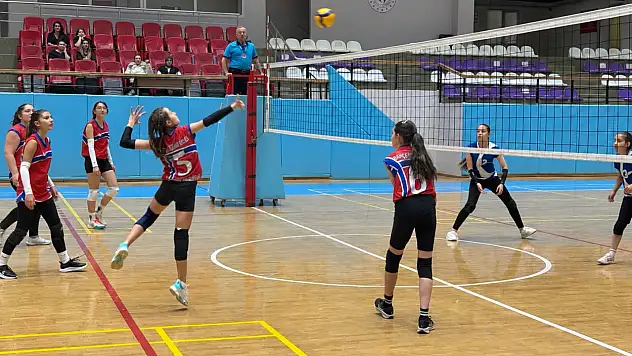 Afyonkarahisar'da okul sporları heyecanı başladı