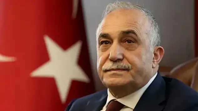 Ahmet Eşref Fakıbaba kimdir? İstifa mı etti? Ahmet Eşref Fakıbaba hangi partiden? Nerenin milletvekili?
