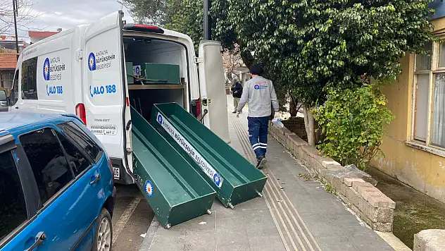 Aile katliamı: Eşini ve 7 yaşındaki kızını öldürdü