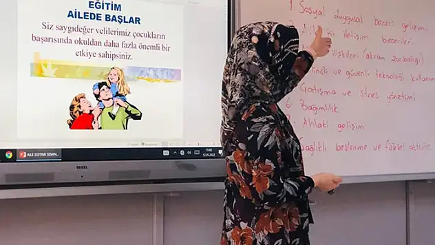Aile Okulu Projesi kapsamında 2 ayda 525 bin kişi eğitim aldı