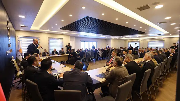 AK Parti Konya Teşkilatı iftar programında buluştu