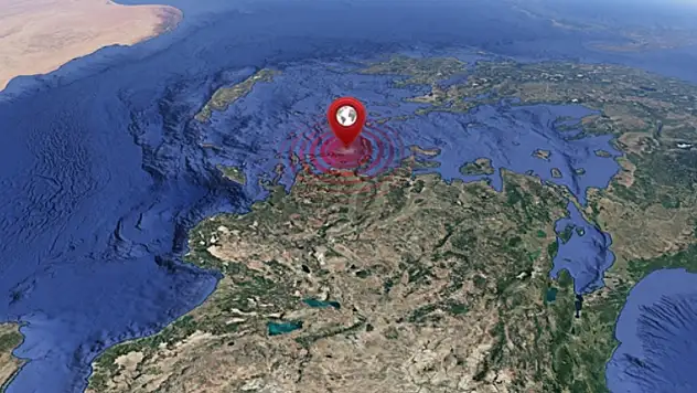 Akdeniz'de gece saatlerinde korkutan deprem: Bir ölü!