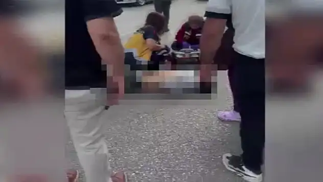 Akılalmaz kaza! Üst geçitten düştü, minibüsün çarpmasıyla can verdi