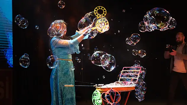 Akşehir'de 23 Nisan coşkusu: Minikler bayramın tadını doyasıya çıkardı