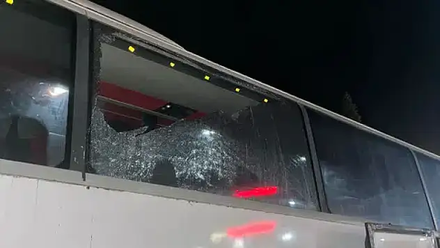 Alanya'da Konyaspor taraftarını taşıyan otobüslere saldırı!