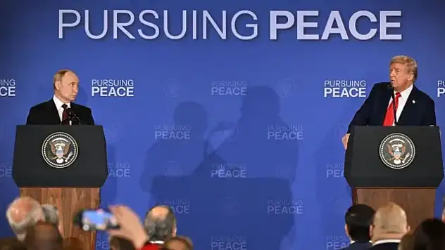 Alaska zirvesi sonrası Zelenskiy'den açıklama: Washington'da Trump ile görüşeceğim