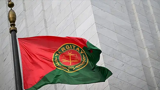 Aldatıldığını ispat için eşini kayda alan kocaya beraat