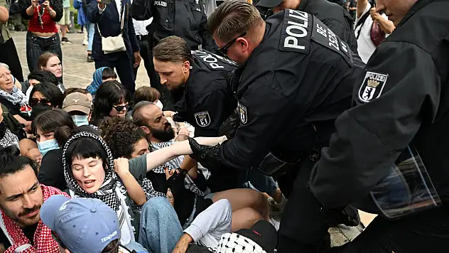 Almanya'nın başkenti Berlin'de, Filistin'e destek gösterileri devam ediyor