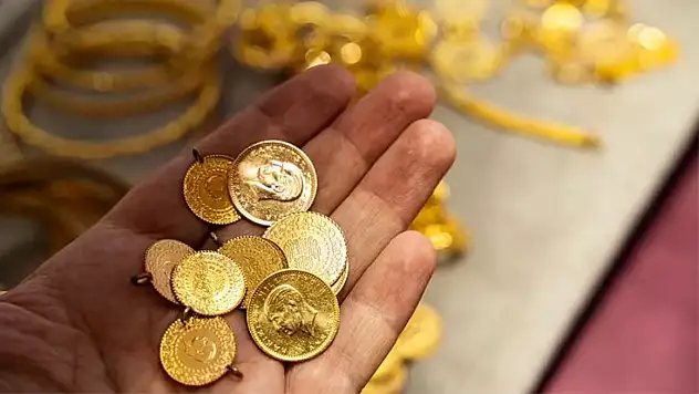 Altın fiyatları 12 Eylül 2025: Çeyrek, cumhuriyet ve bilezik fiyatları ne kadar oldu?