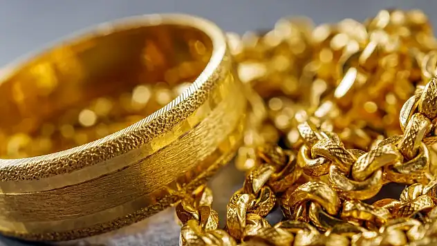 Altın yatırımcılarına soğuk duş! İslam Memiş gram altının döneceği kritik seviyeyi açıkladı!