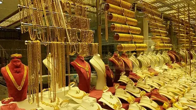 Altın yükselişle başladı